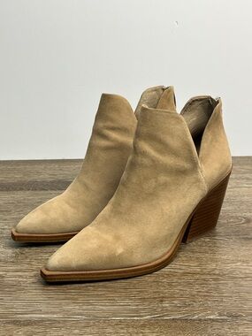 Vince Camuto Gigietta Suede Ankle Booties Tan Stacked Heel | Size 7.5